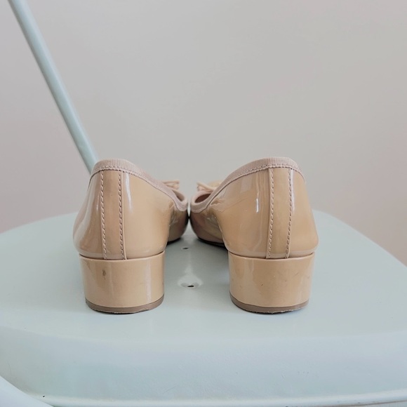 Tory Burch Chelsea Charm Patent Leather Low Pumps in Camellia Pink, W8 - Picture 3 of 7